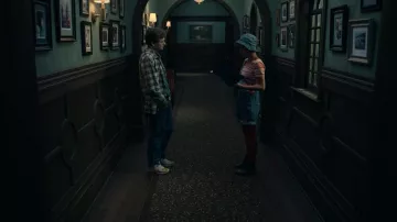 Nike Air Max 2 Sneakers worn by Kevin (Igby Rigney) as seen in The Midnight Club Wardrobe (S01E02)