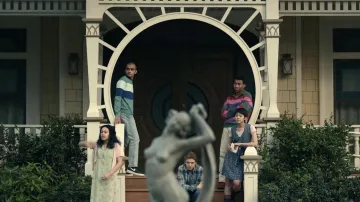 Nike black sneakers worn by Amesh (Sauriyan Sapkota) as seen in The Midnight Club (S01E03)