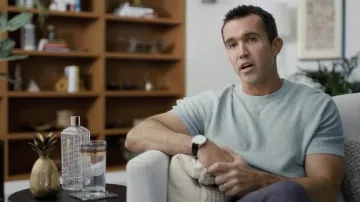 Ribbed T-Shirt worn by Rob McElhenney in Welcome to Wrexham TV series outfits (S01E17)