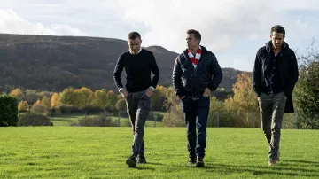 Navy blue quilted jacket worn by Rob McElhenney as seen in Welcome to Wrexham (Season 1 Episode 9)