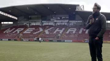 Puff jacket worn by Ryan Reynolds in Welcome to Wrexham (S01E15)