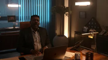 Reloj dorado usado por Herbert 'Magic' Williams (Ernie Hudson) como se ve en el programa de televisión Quantum Leap (Temporada 1 Episodio 6)