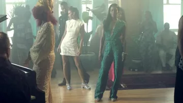 La combinaison verte portée par une fille dans le clip YOU'RE THE ONE de KAYTRANADA feat. SYD
