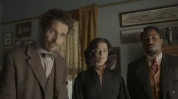 Noeud papillon imprimé porté par Burt Berendsen (Christian Bale) vu à Amsterdam