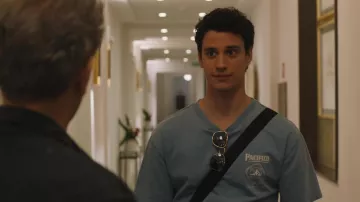 Lunettes de soleil Ray-Ban d’Albie Di Grasso (Adam DiMarco) vues dans The White Lotus Wardrobe (S02E01)