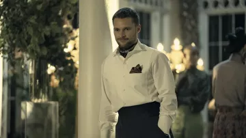 Scarf worn by Burton Fisher (Jack Reynor) as seen in The Peripheral (S01E01)