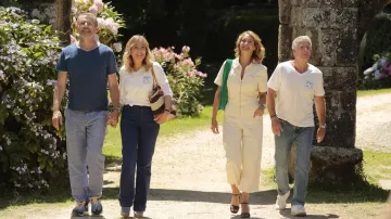 The sneakers worn by Antoine Chevalier (Lambert Wilson) in the film Plancha