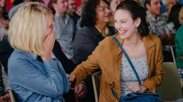 Le top à fleurs porté par Juliette (Louise Coldefy) dans le film Mon héroïne