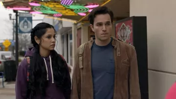 Veste en daim portée par Rick Tyler (Cameron Gellman) vue dans la série télévisée Stargirl de DC (S03E09)