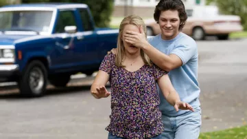 Floral Blouse top worn by Mandy (Emily Osment) as seen in Young Sheldon (S06E05)