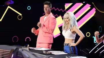 Costume rose porté par Robin Thicke dans The Masked Singer (saison 6 épisode 8)