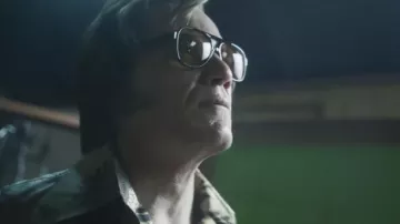 Lunettes de soleil portées par George Jones (Michael Shannon) comme on le voit dans George & Tammy Wardrobe (saison 1)