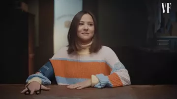 Le col roulé en maille porté par Laura Felpin dans la vidéo Laura Felpin est-elle plus drôle que Florence Foresti ? | Détecteur de mensonges | Vanity Fair