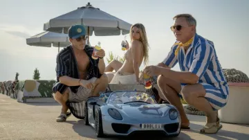 Sandals Shoes worn by Benoit Blanc (Daniel Craig) as seen in Glass Onion: A Knives Out Mystery