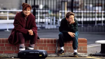 Black sneakers worn by Billy (Jamie Bell) as seen in Billy Elliot movie wardrobe