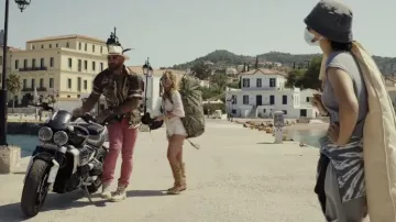 Bottes en daim portées par Duke Cody (Dave Bautista) comme on le voit dans Glass Onion: A Knives Out Mystery