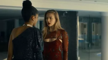 La robe portée par Olivia (Jessica Alexander) dans la série Les Justicières (Saison 1 Episode 7)