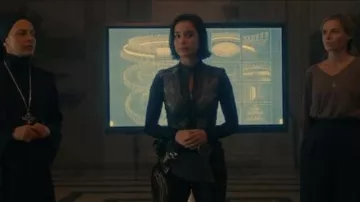 Costume porté par Ava (Alba Baptista) comme on le voit dans la série télévisée Warrior Nun (saison épisode 8)