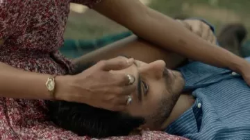 La montre portée par Amy Whee­ler (Zoe Saldana) dans la série Le Goût de vivre (Saison 1 Épisode 6)