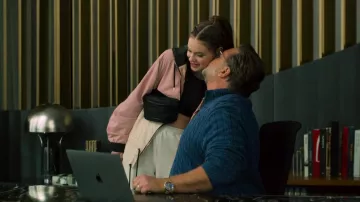 Pack Fanny en noir porté par Rebecca Foley (Molly Grace) dans le film Poker Face