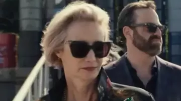 Gafas de sol usadas por Lillian (Janet McTeer) en la película The Menu