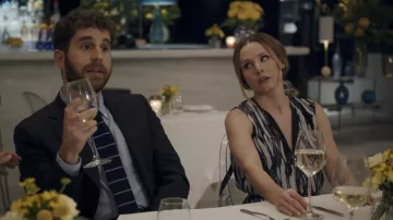 Robe portée par Alice (Kristen Bell) comme on le voit dans The People We Hate at the Wedding