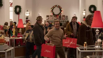 Pull marron porté par Ralphie Parker (Peter Billingsley) comme on le voit dans le film de Noël A Christmas Story