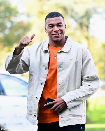 Kylian Mbappé: Clothes, Outfits, Brands, Style and Looks | Spotern