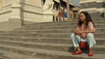 Mary Jane Chaussures en rouge portées par Amy Wheeler (Zoe Saldana) dans la garde-robe de la série télévisée From Scratch (S01E01)