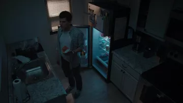 Zapatillas New Balance usadas por Toby Fleishman (Jesse Eisenberg) como se ve en los trajes de la serie de televisión Fleishman Is in Trouble (Temporada 1 Episodio 3)