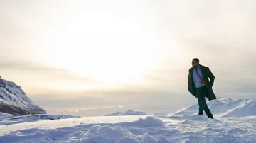 Red tie worn by John Luther (Idris Elba) as seen in Luther movie outfits
