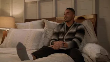 Hanes Socks portées par Jordan Baker (Michael Evans Behling) dans la garde-robe de la série télévisée All American (saison 5, épisode 7)