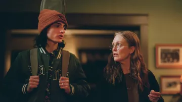 Beanie porté par Ziggy (Finn Wolfhard) comme on le voit dans le film When You Finish Saving the World