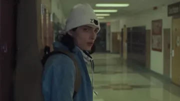 White beanie worn by Ziggy (Finn Wolfhard) as seen in When You Finish Saving the World