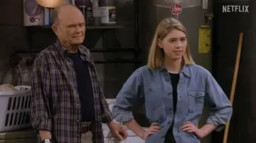Chemise en denim portée par Leia Forman (Callie Haverda) dans la garde-robe That '90s Show (saison 1)