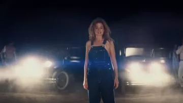 Salopette en jean portée par Nellie LaRoy (Margot Robbie) vue dans Babylon