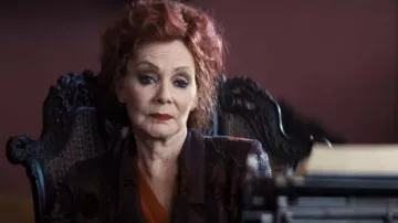 Veste portée par Elinor St. John (Jean Smart) vue dans les tenues de film Babylon