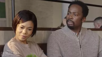 Suéter tachonado usado por Jordan (Nia Long) como se ve en The Best Man: The Final Chapters (Temporada 1)