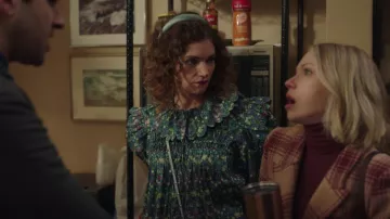 Vestido de copa floral verde usado por Wendy (Megan Ferguson) como se ve en Gossip Girl (S02E01)