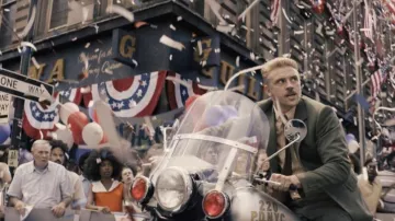Motocyclette de la police de New York conduite par Klaber (Boyd Holbrook) dans Indiana Jones et le cadran du destin