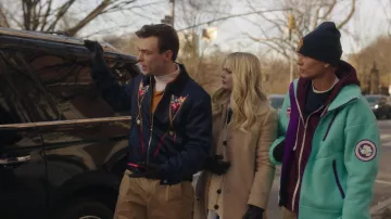 Veste turquoise portée par Akeno 'Aki' Menzies (Evan Mock) vue dans la série télévisée Gossip Girl (S02E03)