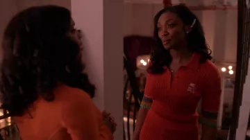 Haut côtelé Etro et ensemble jupe portés par Jayla Wright (Michelle Mitchenor) comme on le voit dans les tenues de la série télévisée First Wives Club (S03E08)