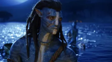 Tribal necklace worn by Jake Sully (Sam Worthington) as seen in Avatar: The Way of Water movie