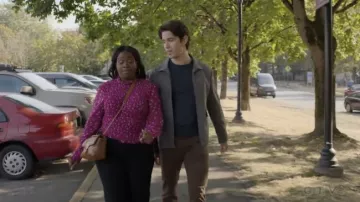 Veste grise portée par Daniel Perez (Brandon Larracuente) dans la série télévisée The Good Doctor (S06E08)