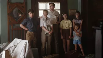 Chemise imprimée portée par Burt Fabelman (Paul Dano) vue dans The Fabelmans