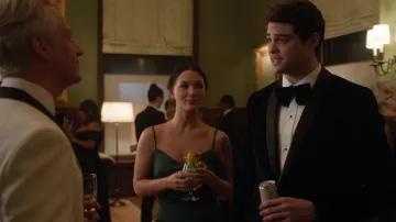 Robe verte portée par Hannah Copeland (Fivel Stewart) dans The Recruit Wardrobe (saison 1 épisode 4)