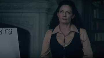 Button down shirt worn by Madame Rouge (Michelle Gomez) as seen in Doom Patrol TV series (S04E03)