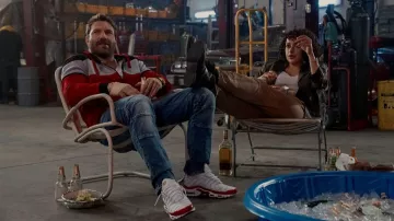 Baskets Nike portées par Bob Goodwin (Jai Courtney) dans Kaleidoscope Outfits (saison 1 épisode 3)