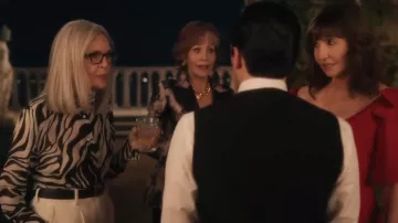Chemise noire et blanche portée par Diane (Diane Keaton) comme on le voit dans Book Club 2 - The Next Chapter