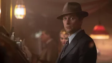 Fedora hat worn by Perry Mason (Matthew Rhys) as seen in Perry Mason TV series outfits (Season 2)